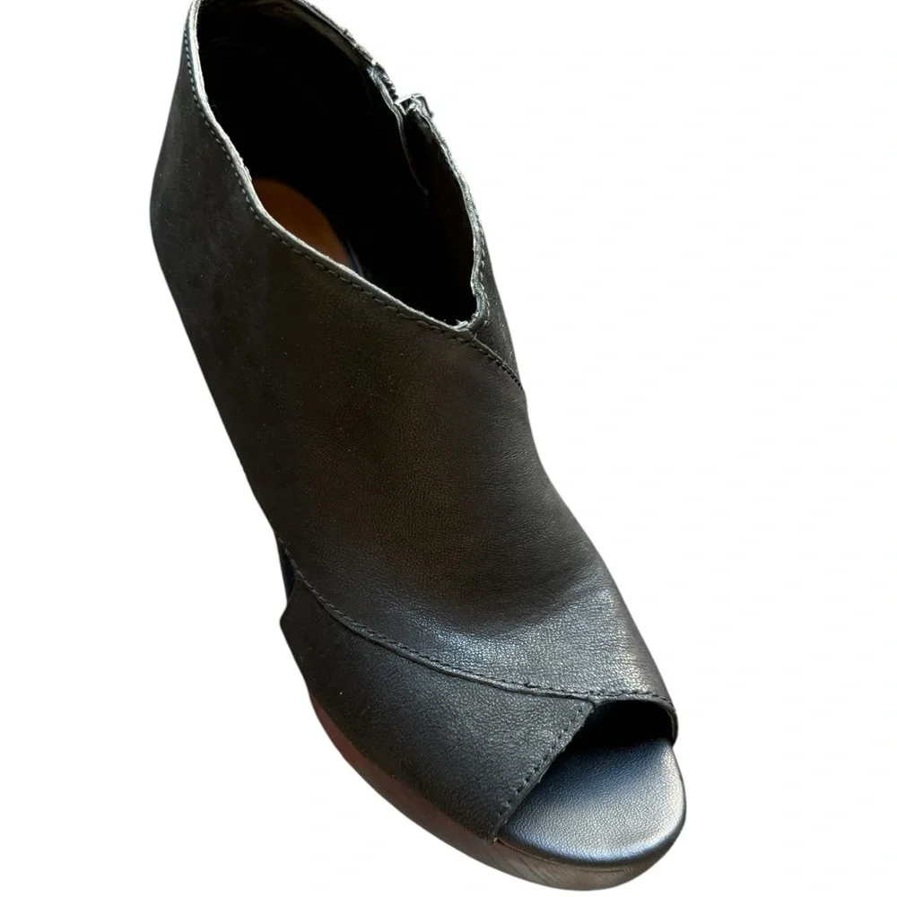 Lucky Brand Black Leather Wood Platform Shoes